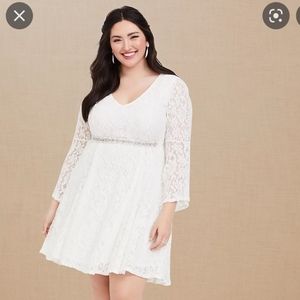 Torrid ivory fluted bell sleeve dress 3X